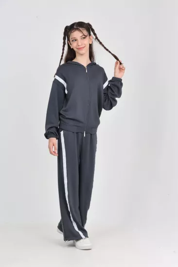 Toontoy Kız Çocuk Şerit Detyalı Fermuarlı Sweatshirt ve Şerit Detaylı Bol Pantolon İkili Takım